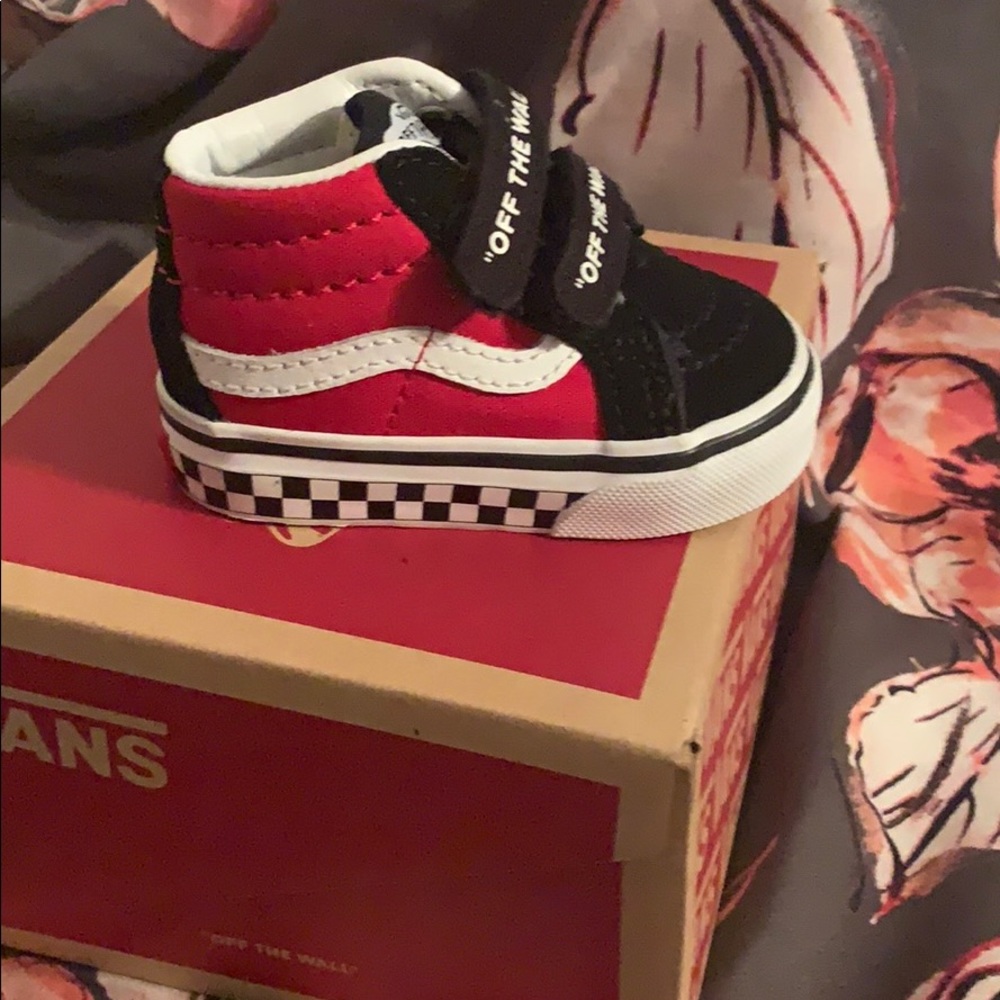 Vans checkerboard skate shoe